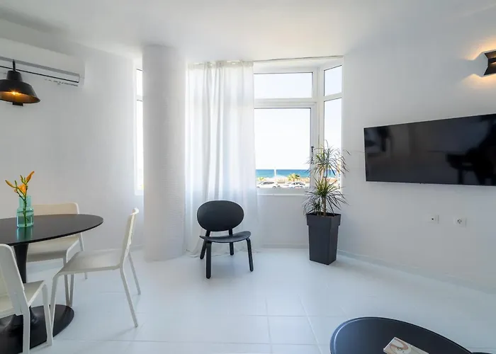 Syntheseas Residence