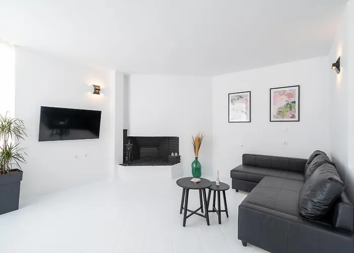 Syntheseas Residence